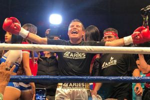 JC Chávez, como en sus mejores tiempos en pelea de exhibición ante Jorge Arce