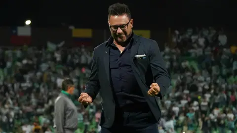Duilio Davino: 'La intención es que Antonio Mohamed se quede en Rayados'