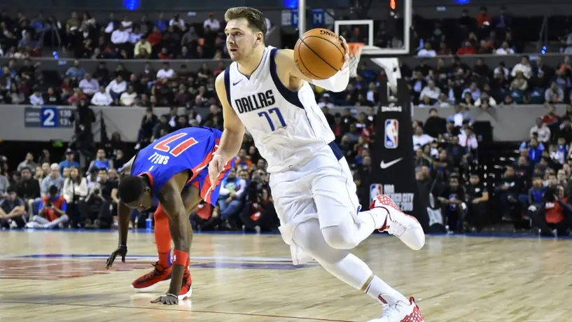 Luka Doncic guió a los Mavericks al triunfo vs Pistons en la Arena CDMX