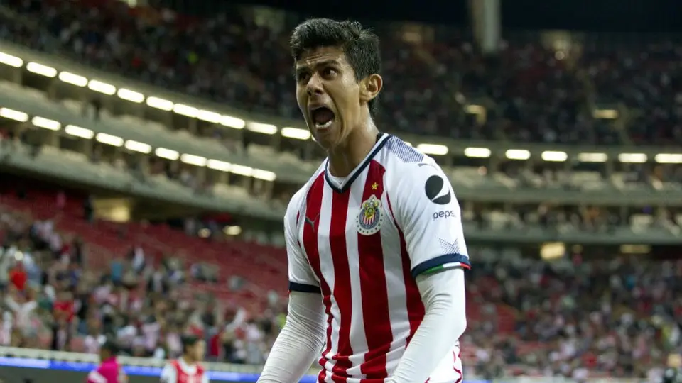 Chivas triunfó en juego de pretemporada ante Tampico con doblete de Macías
