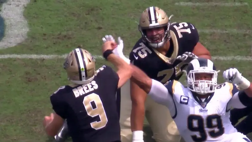 Drew Brees salió lesionado en polémica derrota de Saints ante Rams