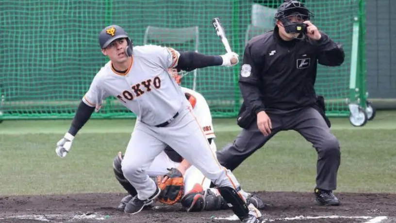 Beisbolista mexicano continúa su pretemporada en Japón a pesar del Coronavirus