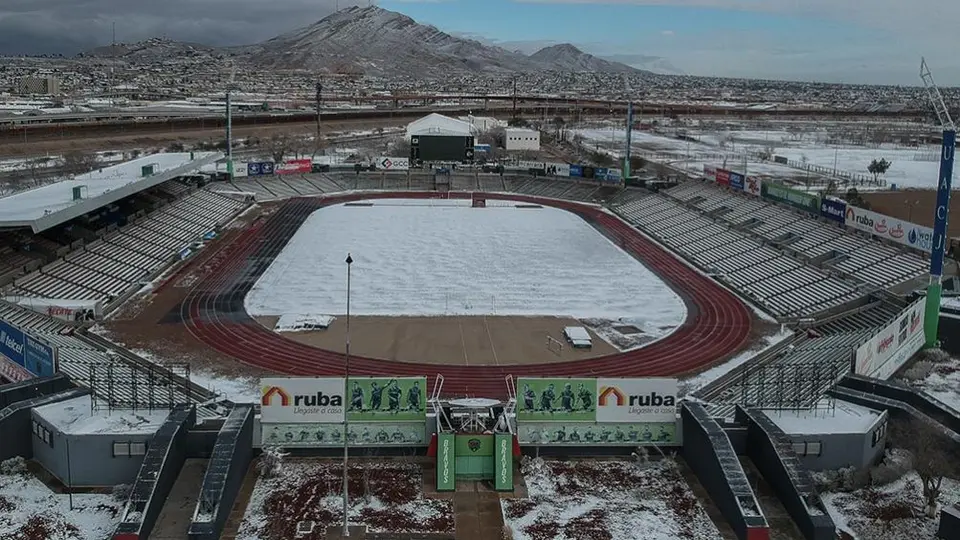 FC Juárez presumió la cancha de su estadio cubierta de nieve