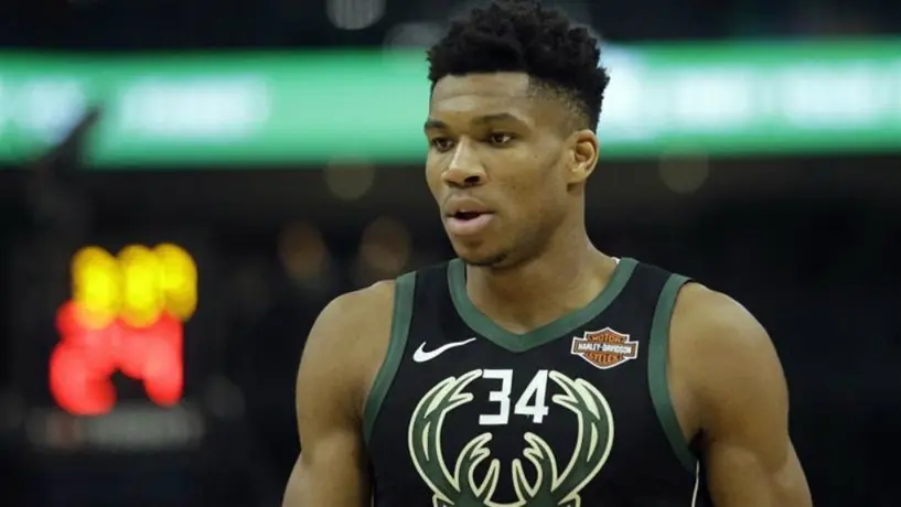 Giannis Antetokounmpo sufrió de 'hackeo' en sus redes sociales