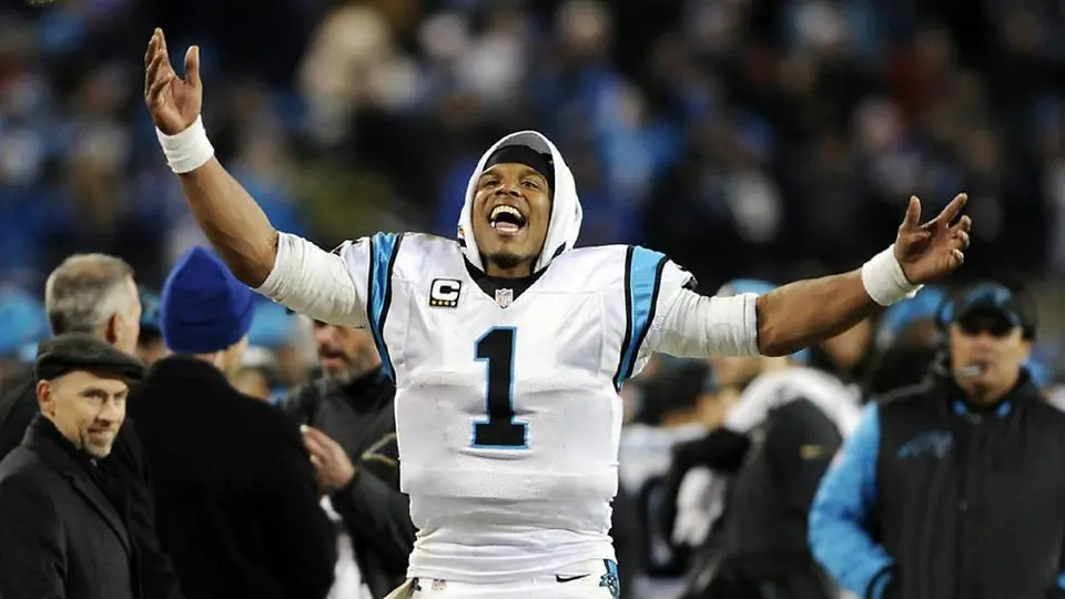 Cam Newton continuará con Carolina Panthers en la próxima campaña 