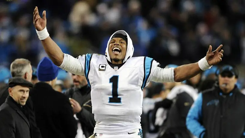 Cam Newton continuará con Carolina Panthers en la próxima campaña 