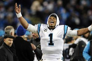 Cam Newton continuará con Carolina Panthers en la próxima campaña 