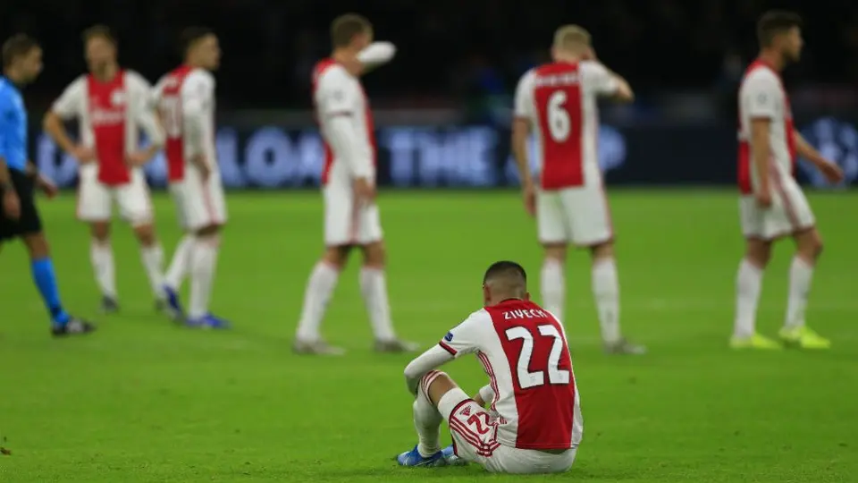 Edson Álvarez y Ajax, eliminados de Champions League tras caer ante Valencia