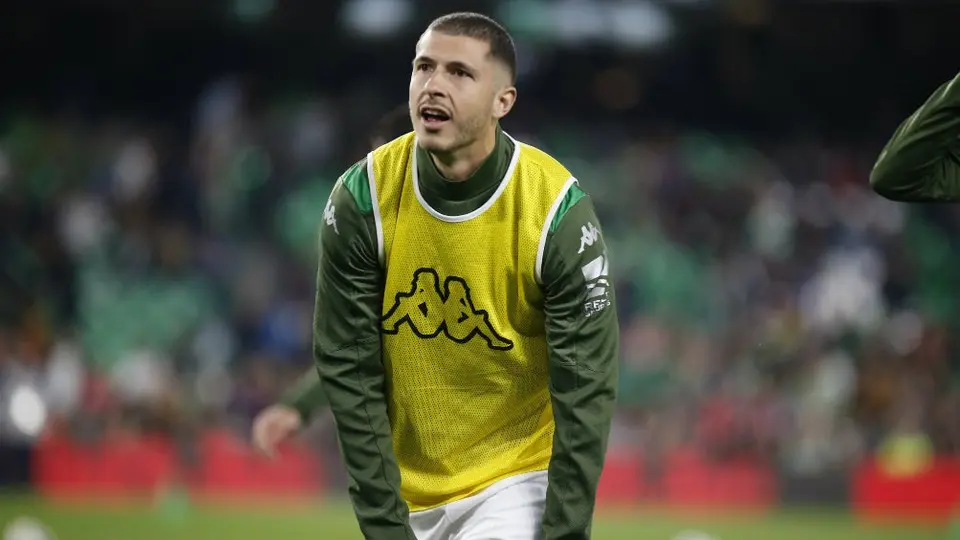 Afición de Betis atacó a Guido Rodríguez en redes sociales