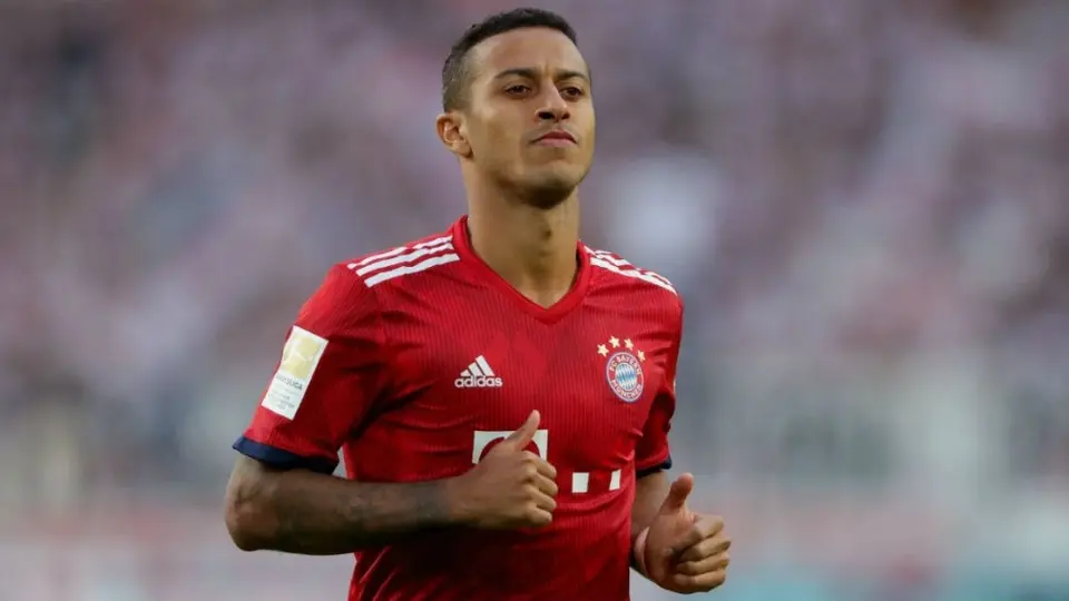 Thiago Alcántara, opción para llegar al Manchester United 