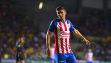 Isaac Brizuela visitó a Vicente Fernández previo al Clásico Nacional