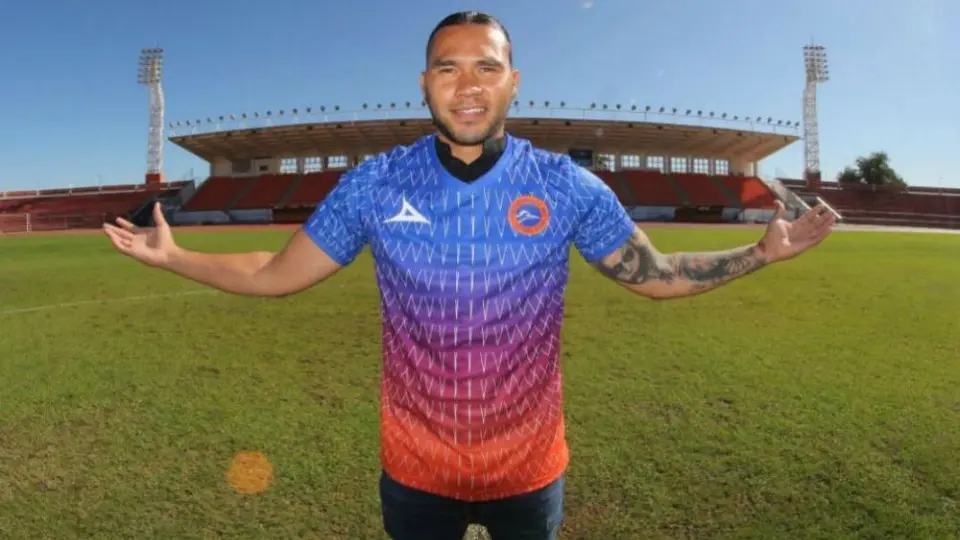 GKS Tychy reveló que Gullit Peña no puede fichar con Correcaminos