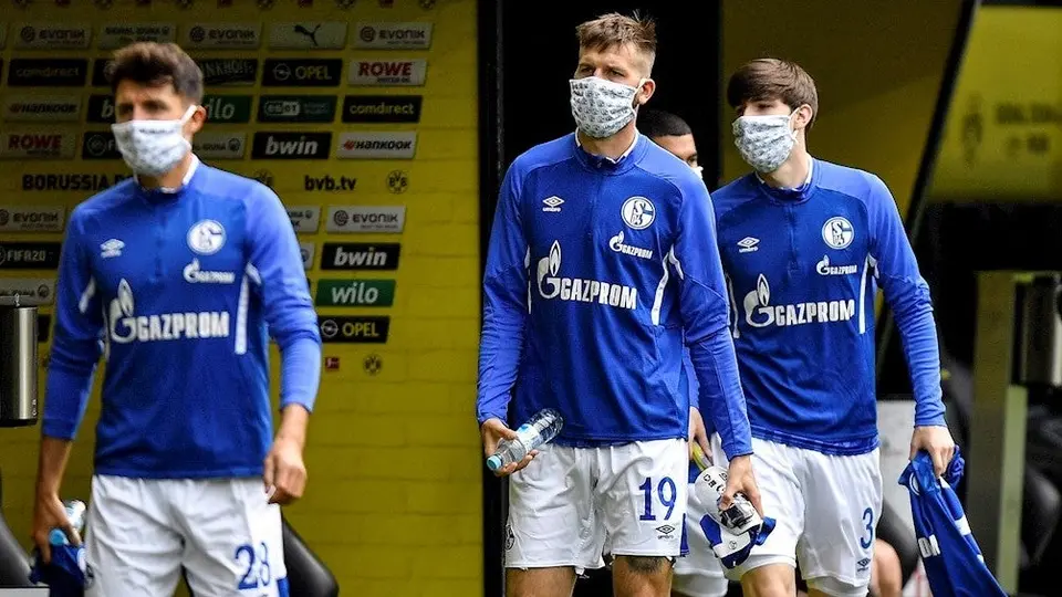 Schalke 04 se convirtió en el primer equipo en hacer cinco cambios