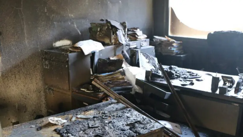 VIDEO: FES Acatlán fue vandalizada e incendiada por encapuchados