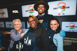 Cam Newton regaló más de mil cenas de Acción de Gracias