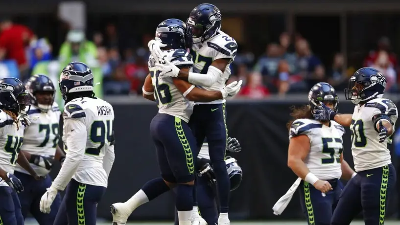 Seahawks emprendió el vuelo a la victoria sobre Falcons de la mano de Russell Wilson