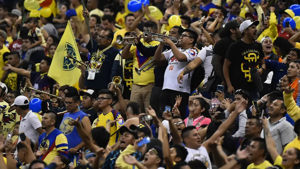 Aficionados del América se 'agarraron a golpes' a fuera del Azteca