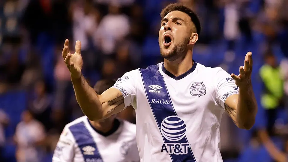 Lucas Cavallini se llevó fuerte regaño de Puebla por querer jugar en América