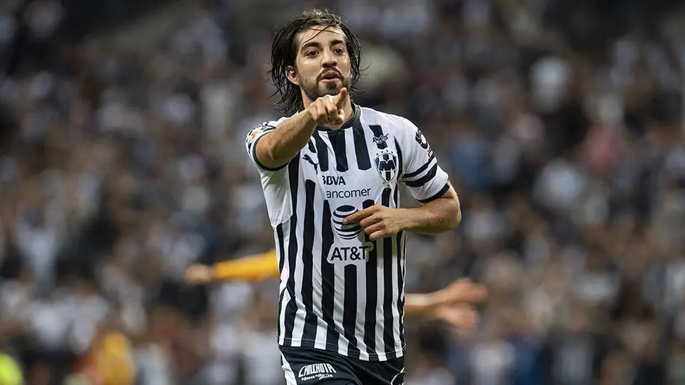 Rodolfo Pizarro se despidió de Rayados con trolleo a Tigres