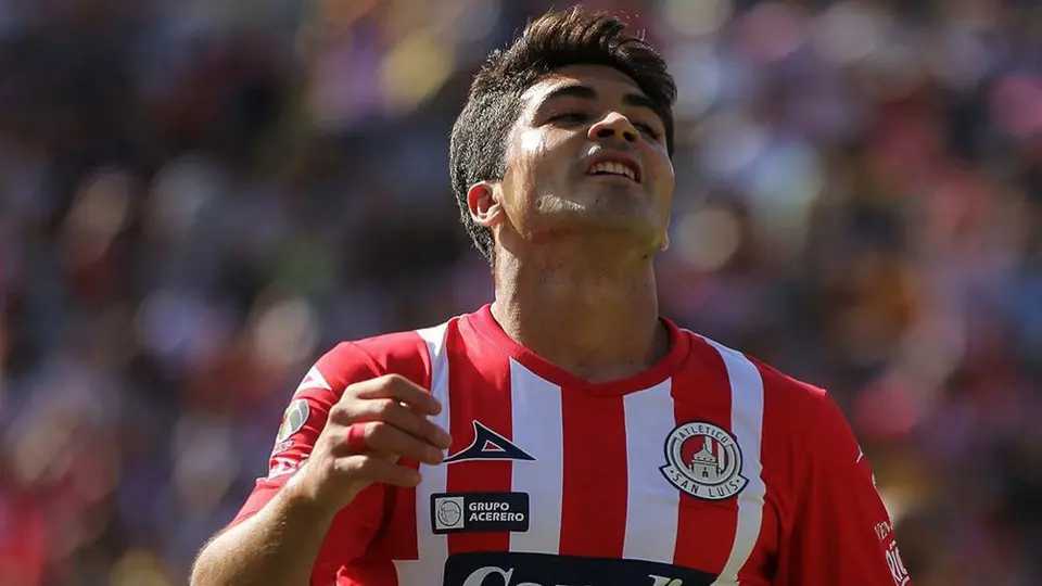Nicolás Ibáñez será baja por tres semanas por lesión en el hombro