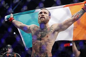 Conor McGregor aceptó subirse al ring para pelear con Óscar de La Hoya