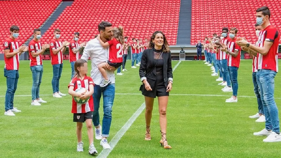 Aduriz se despidió del futbol en San Mamés y viendo sus mejores goles