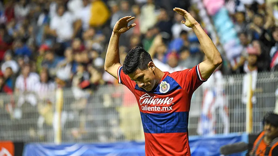 Uriel Antuna: 'Mi esposa puede comprobar que también me cuido fuera de la cancha'