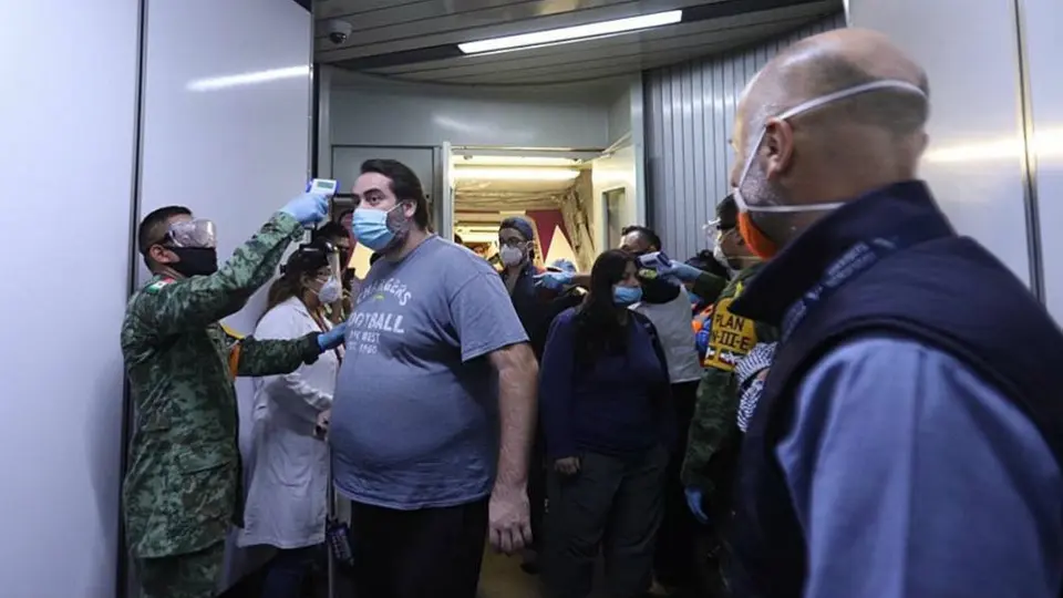 México registra récord de muertos e infectados por coronavirus y rebasa los 100 mil casos