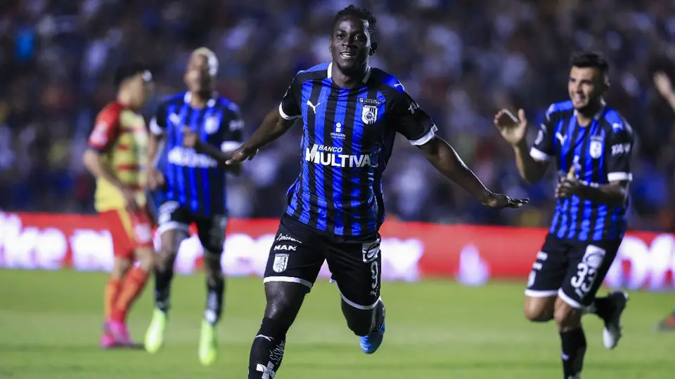 Ake Loba se despidió de los Gallos de Querétaro