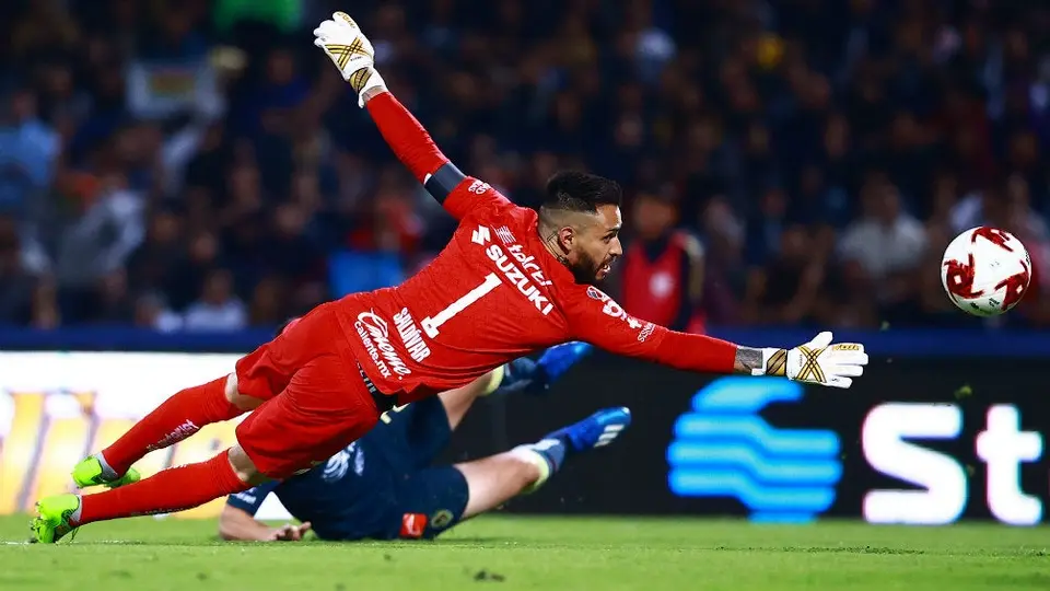 VIDEO: Pollo Saldivar cometió terrible error en el gol de Viñas