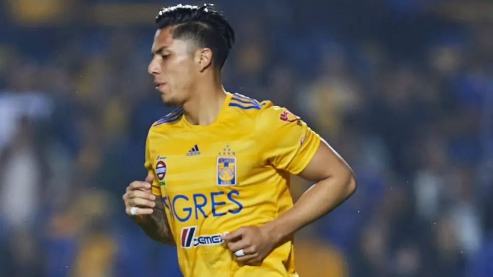 Carlos Salcedo, abucheado en el Volcán; Gignac recriminó a la afición