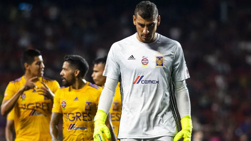 Puebla trolleó a Tigres por codazo de Nahuel Guzmán en Leagues Cup
