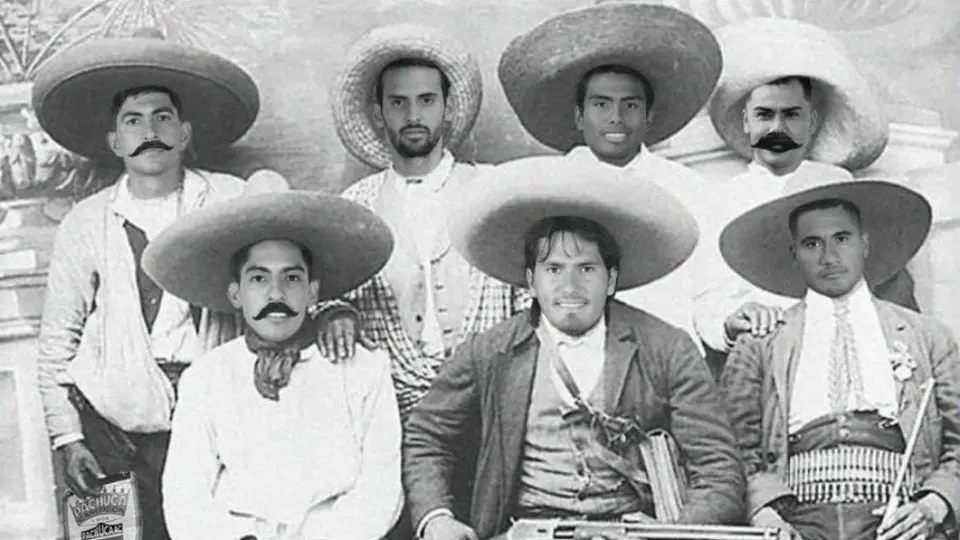 Equipos nacionales e internacionales celebraron la Revolución Mexicana