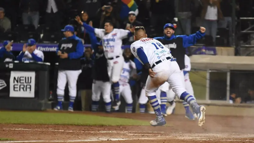 Yaquis lidera la serie ante Venados