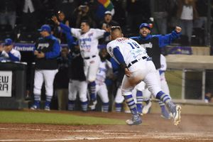 Yaquis lidera la serie ante Venados