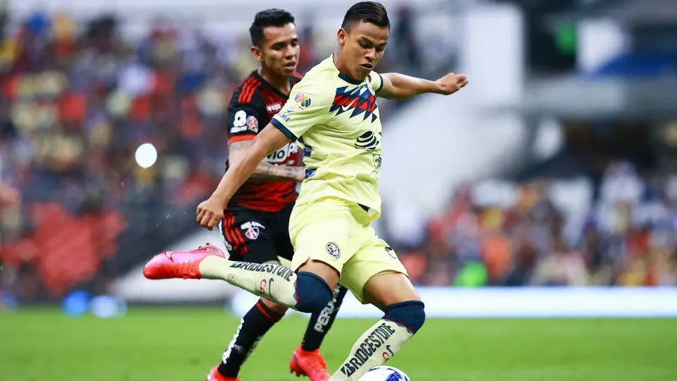 América: Con problemas de minutos para la regla de menores