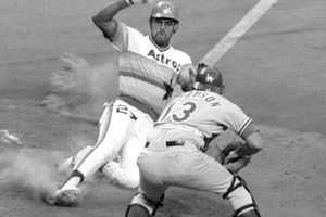 Bob Watson, leyenda de los astros y GM de Yankees murió a los 74 años