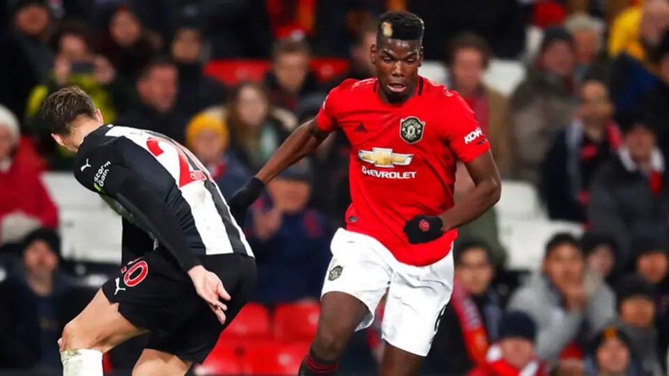 Pogba se puso el jersey del Valencia para comenzar con su recuperación