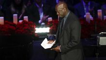 Michael Jordan, Michael Phelps, JLo y otras figuras, presentes en homenaje a Kobe