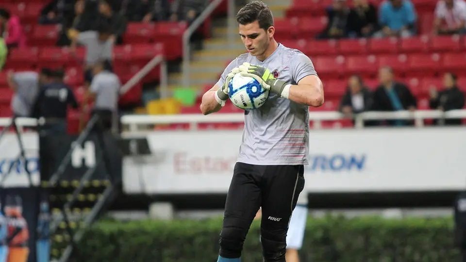 Siboldi admite que directiva de Cruz Azul negocia por Jurado