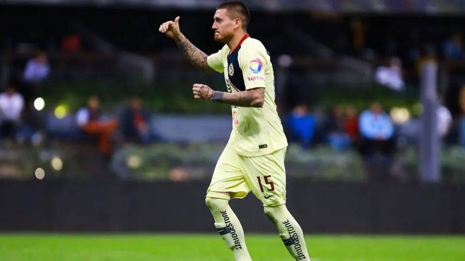 Nicolás Castillo agradeció detalle del América al incluir a su hijo en la foto oficial