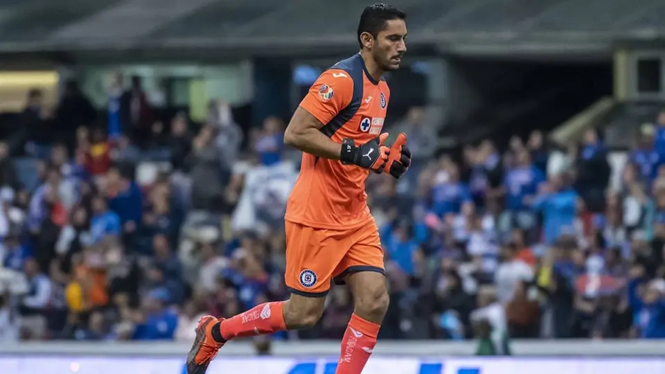 Cruz Azul: Jesús Corona terminó el juego ante San Luis con molestia muscular