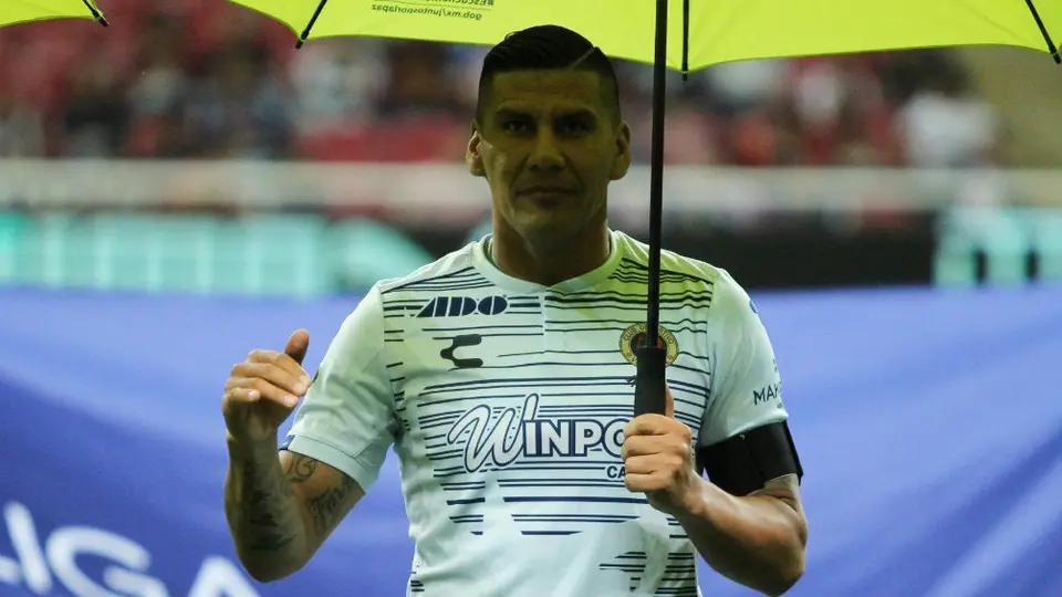 Carlos Salcido denunció que hackearon su Instagram