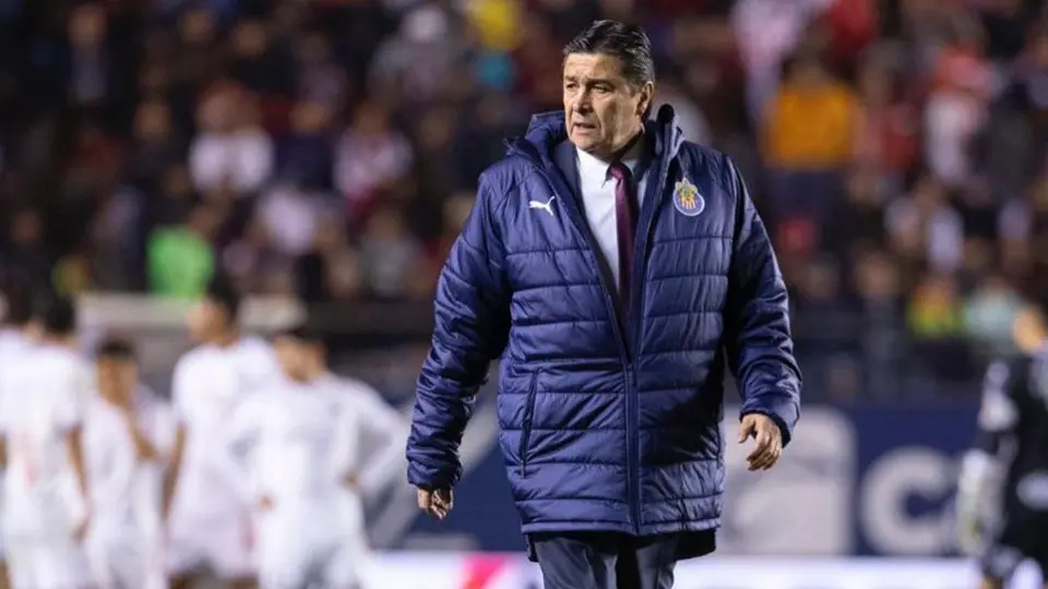 Tena: 'Estoy molesto porque Chivas no supo aguantar cuando parecía controlado'