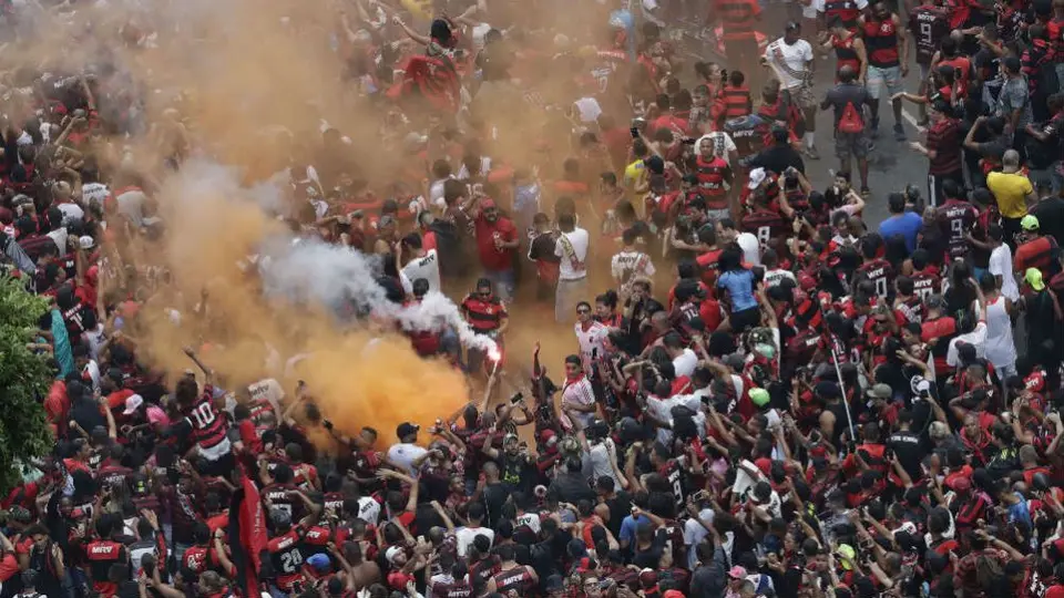 Celebración de Flamengo en Brasil terminó en disturbios entre fans y policías