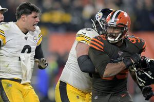Mason Rudolph, multado tras trifulca vs Myles Garrett