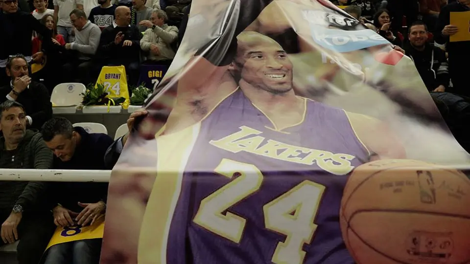 Equipo italiano de basquetbol retiró número de Kobe Bryant