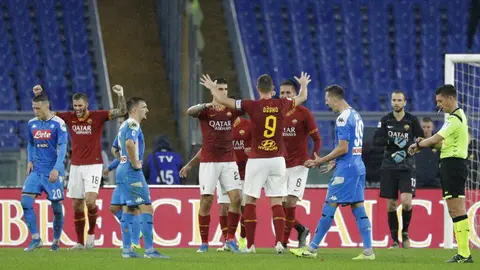 Chucky Lozano puso asistencia en derrota del Napoli contra la Roma