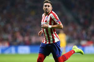 Mané de la Parra celebró con euforia el gol de Héctor Herrera