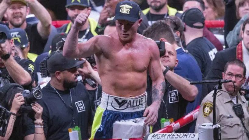 Canelo Álvarez, 'dispuesto' a enfrentar a luchador de la UFC